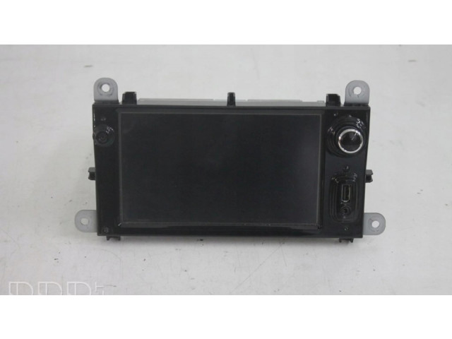 Радио/ проигрыватель CD/DVD / навигация