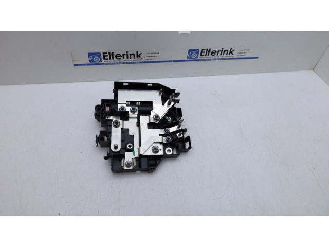 Блок предохранителей 8889877787, P8889877787 Lynk & co 01