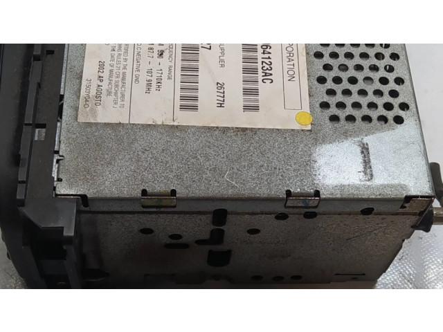 Радио/ проигрыватель CD/DVD / навигация