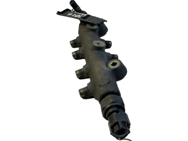 Топливная рампа    Mazda 6 2.0  для двигателя RF5c