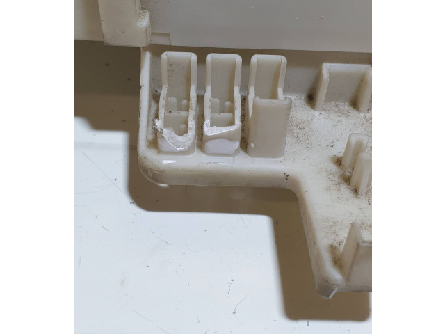 Блок предохранителей 31254903, 519096804   Volvo V50       