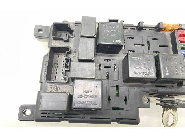 Блок предохранителей 8678449, 518788104 Volvo S80