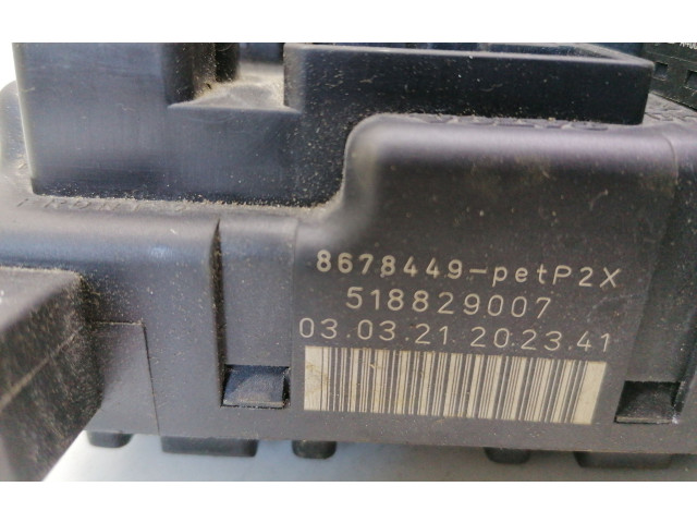 Блок предохранителей 8678449, 518829007   Volvo V70    
