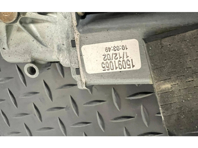 Моторчик заднего дворника 15091065    Chevrolet Tahoe