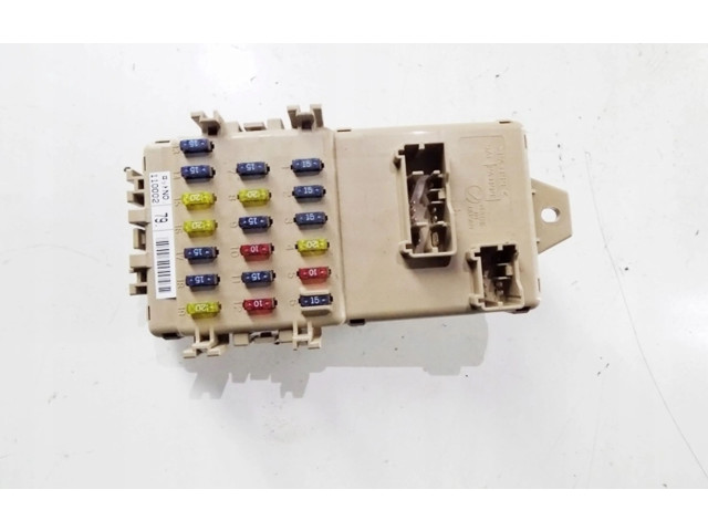 Блок предохранителей    Subaru Forester SF    