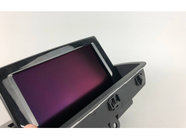 Дисплей 8UO857273A Audi Q3 8U