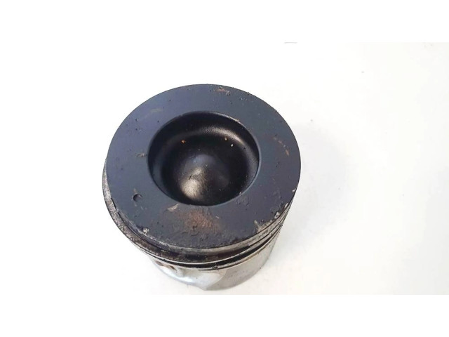 Píst p252, 5p04b KIA Carens I pro naftový motor 2.0