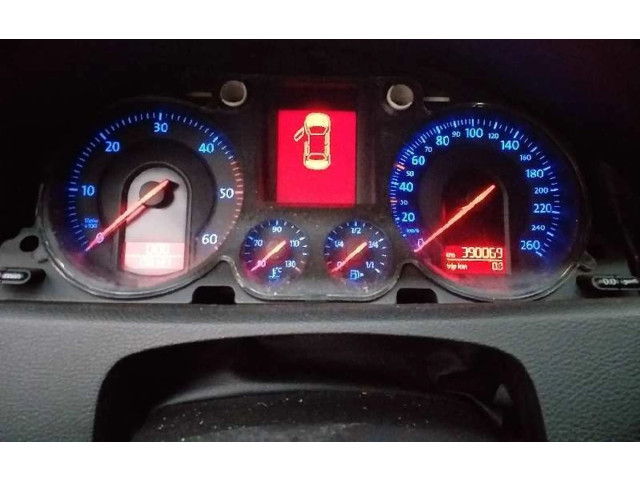 Přístrojová deska Volkswagen Passat Alltrack 2005 3C0920870L