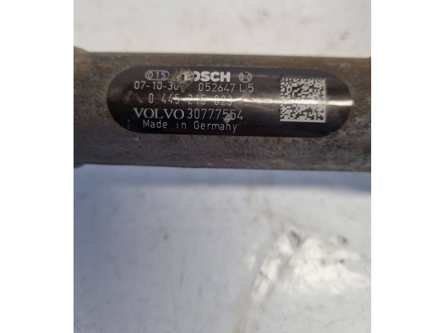 Топливная рампа 30777554, 052647L5   Volvo S80   для двигателя D5244T4