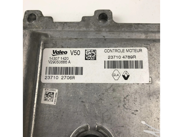 Блок управления двигателя 237104789R   Renault Clio IV