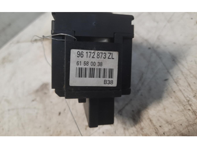 Ручка стеклоочистителей 623961 Citroen Xsara Picasso