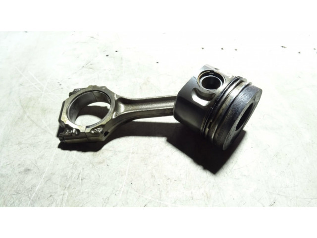 Píst 33FB, HAZ2701 Alfa Romeo 147 pro naftový motor 1.9