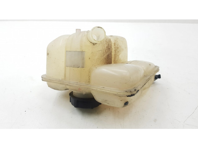 Расширительный бачок охлаждающей жидкости    