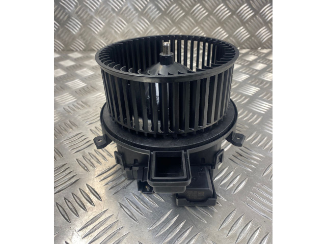 Вентилятор печки    4M1820021C   Audi Q8