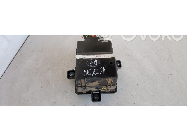 Блок предохранителей 82120 SsangYong Kyron