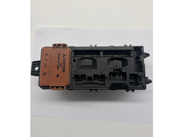 Блок предохранителей MB953355 Mitsubishi Galant