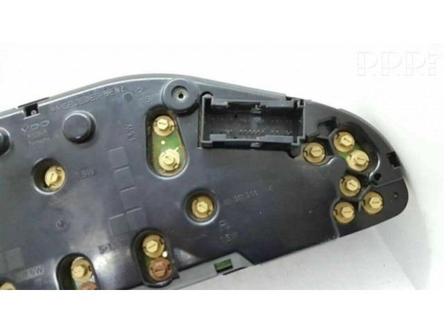 Přístrojová deska Mercedes-Benz E W210 2001 2105401248