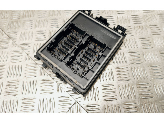 Блок предохранителей KT1T14D068DB, 8820694539   Ford Transit -  Tourneo Connect    