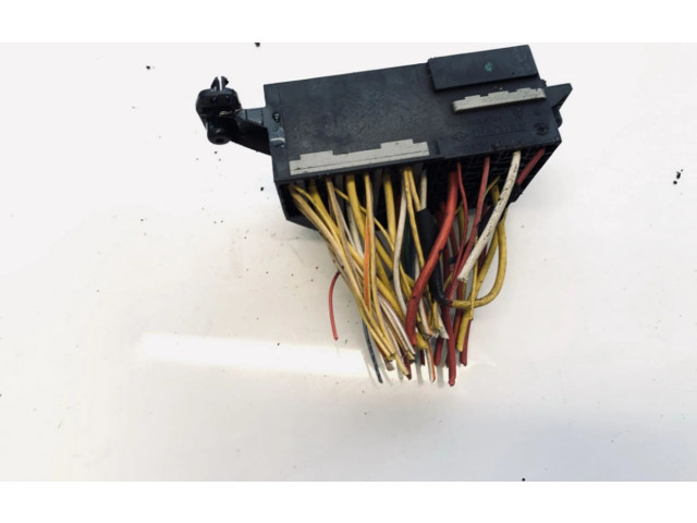 Блок предохранителей  7703297597   Renault Clio II    