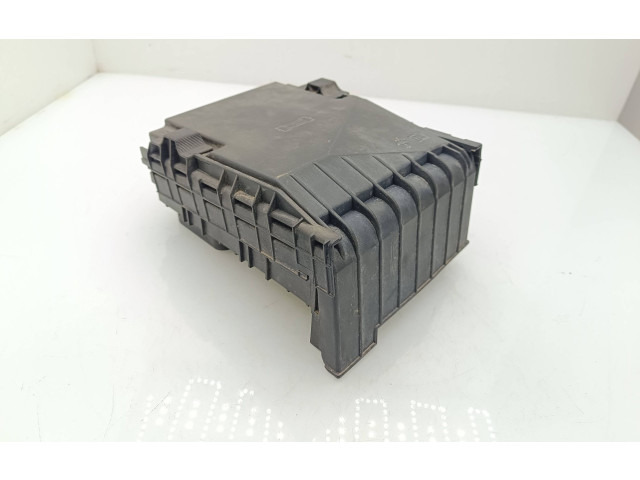 Блок предохранителей 1K0937125D, 1K0937118   Skoda Yeti (5L)    