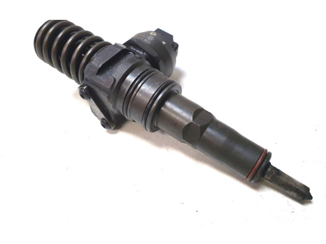 Форсунка 038130073AG    Audi A3 S3 8P  BKC,BLS,BXE 