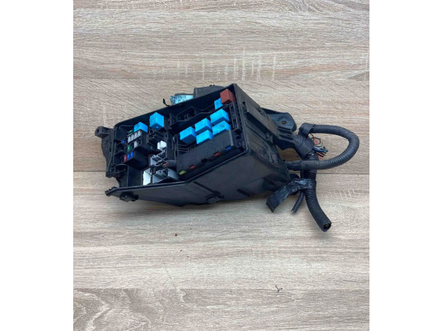   Pojistková skříňka 8921153020   Lexus GS 300 350 430 450H 2005