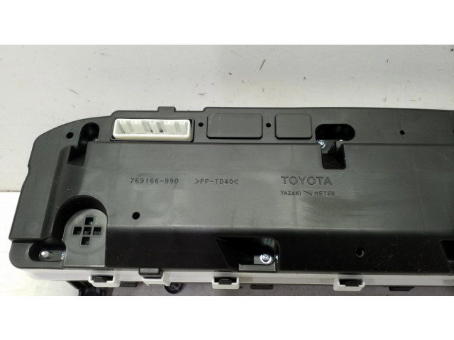 Přístrojová deska Toyota Prius+ (ZVW40) 2012 769166990, 8380047590