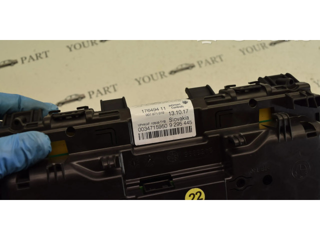 Přístrojová deska BMW X1 F48 F49 2018 9295445, 17649411