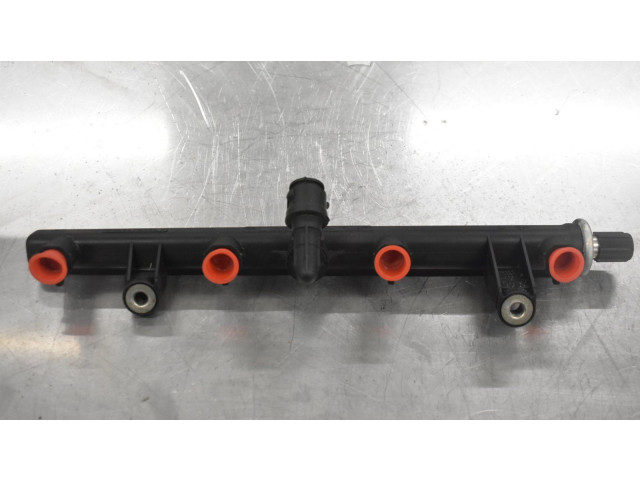 Топливная рампа    Alfa Romeo 156  