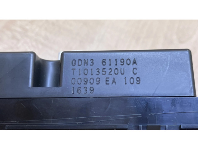 Блок управления климат-контролем GDN361190A, T1013520UC   Mazda 6