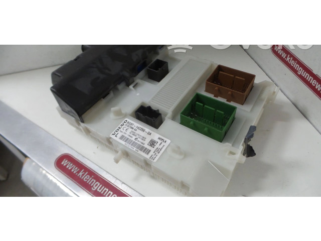 Блок предохранителей BG9T14C256GA, 31327996 Volvo V70