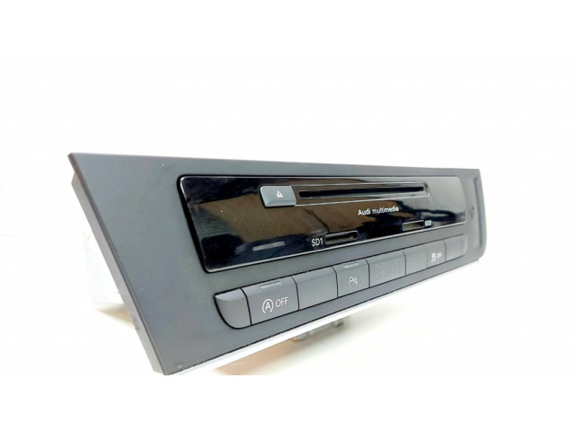 Радио/ проигрыватель CD/DVD / навигация