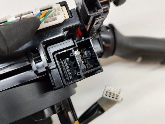 Подрулевой переключатель 8924533090, 8465233640 Lexus ES 250 - 300 - 330