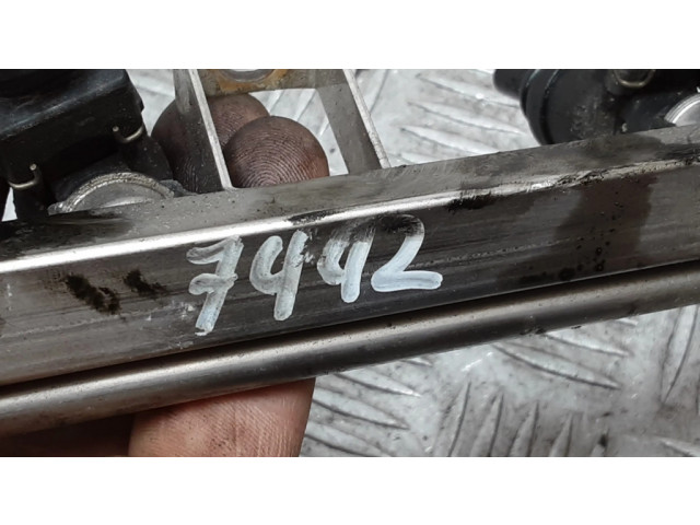 Vstřikovač 143894902, 1427240   BMW 5 E39  pro benzínový motor 2.2 M54B22 