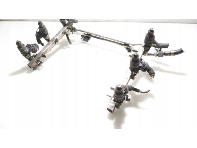 Топливная рампа Audi A6 S6 C5 4B для двигателя ACK