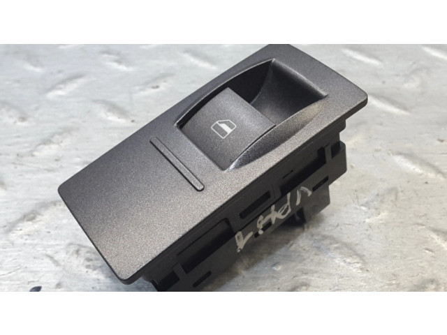 Включатель электрических окон