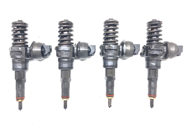 Комплект форсунок 038130073AJ    Audi A3 S3 8L   