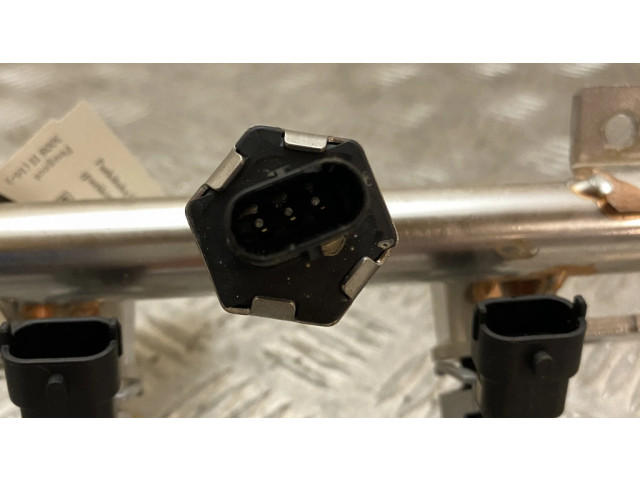 Комплект форсунок 9818760580, 0261500432    Peugeot 3008 II для бензинового / Электричество двигателя  1.6