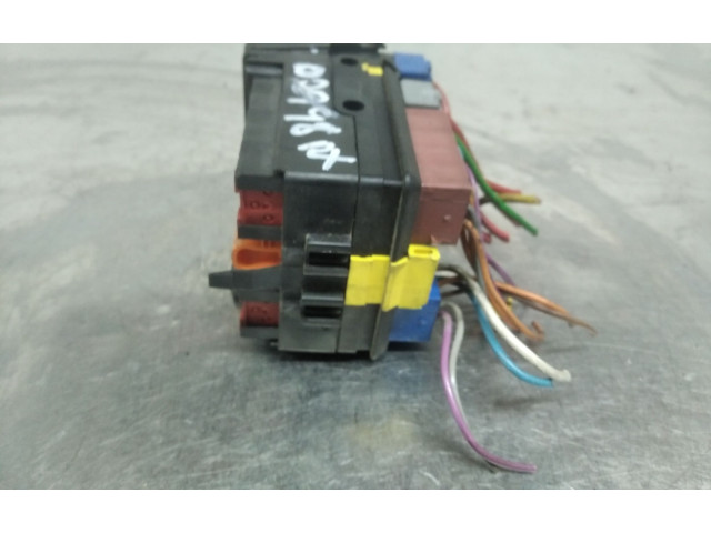 Блок предохранителей 9608173180   Peugeot 406    