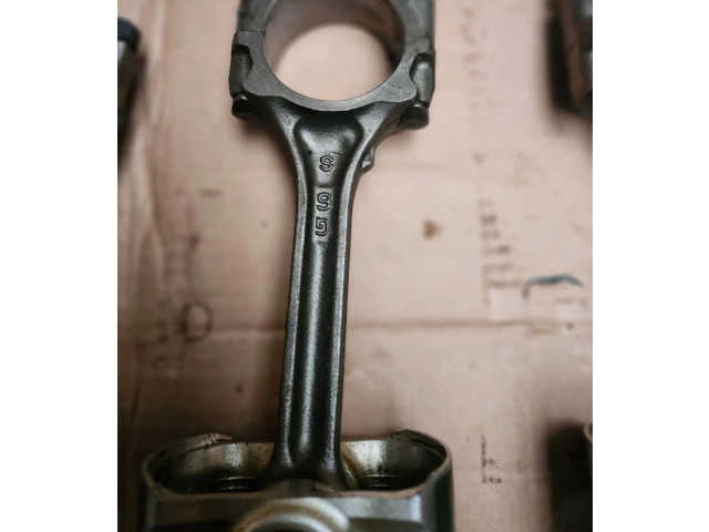 Поршень Mitsubishi Outlander