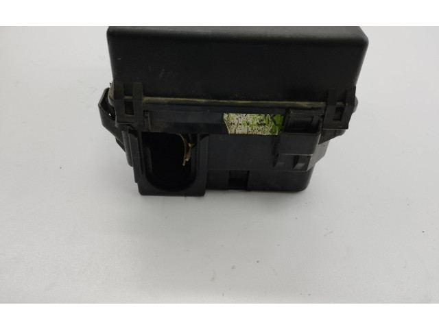 Блок предохранителей PA66TD30 KIA Carens I