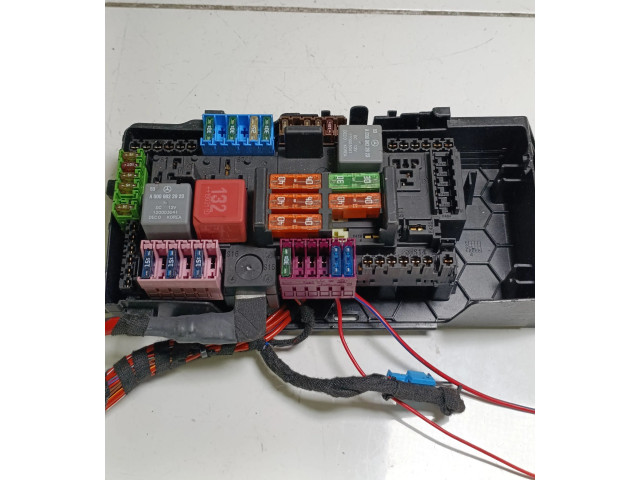 Pojistková skříňka A0009822923 Mercedes-Benz EQC 2020