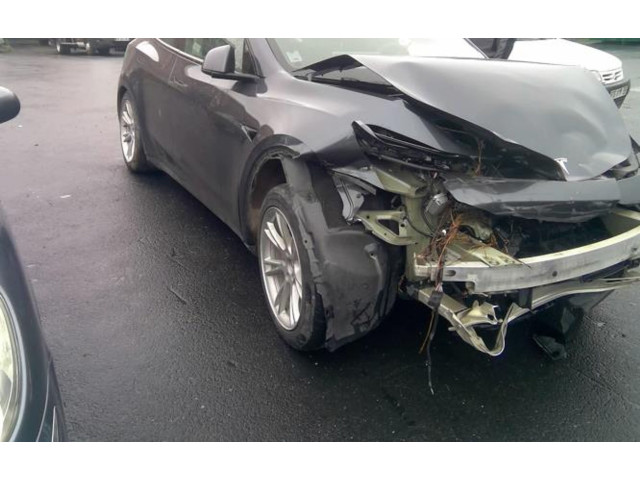 Моторчик дворников 1490242 Tesla Model Y