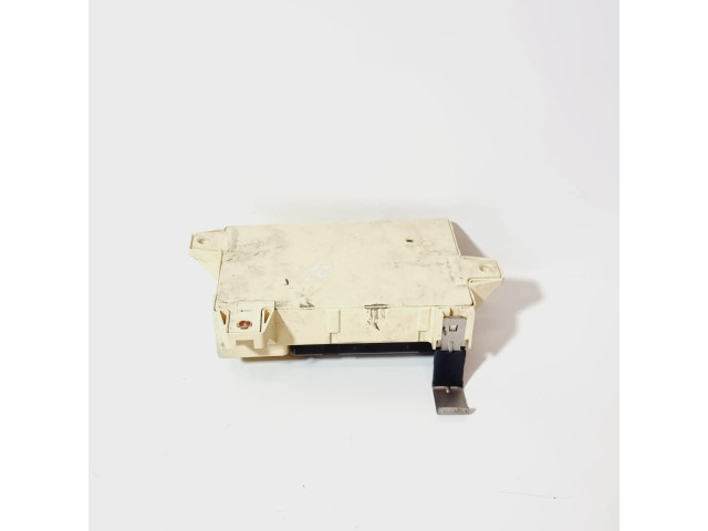 Блок предохранителей 4R8T14A067AB, 4R8T14A067 Jaguar S-Type