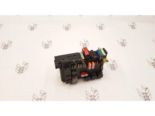 Pojistková skříňka A2215404762, A2215403550 Mercede-Benz S W221 2008