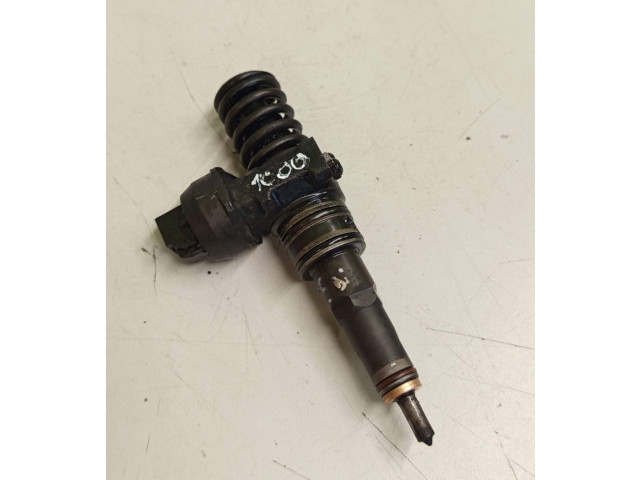 Vstřikovač 038130073AP   Volkswagen Caddy     