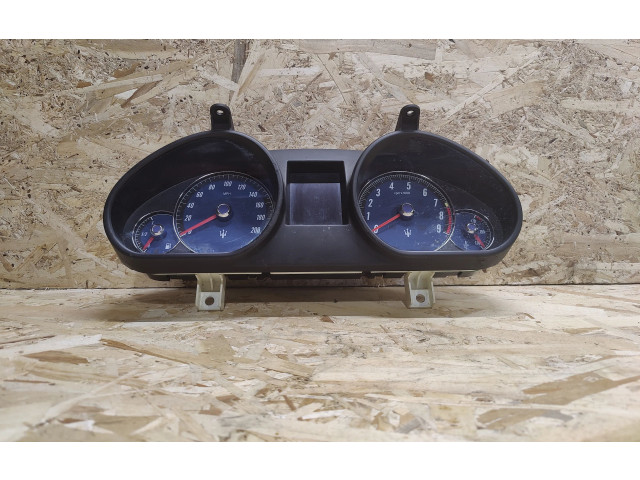 Přístrojová deska  Maserati GranTurismo 2008 243146  