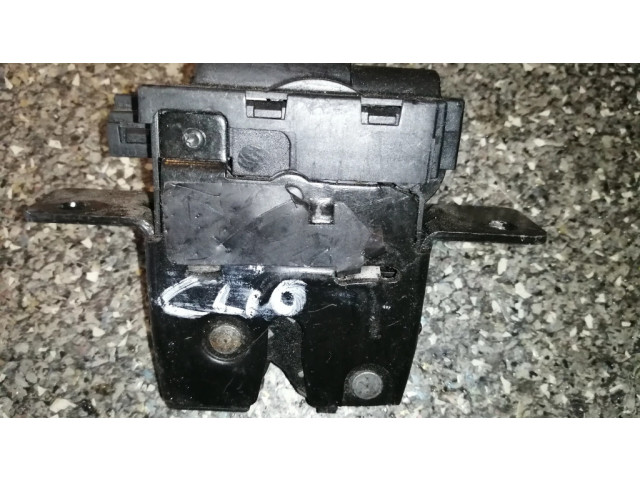 Замок задней крышки