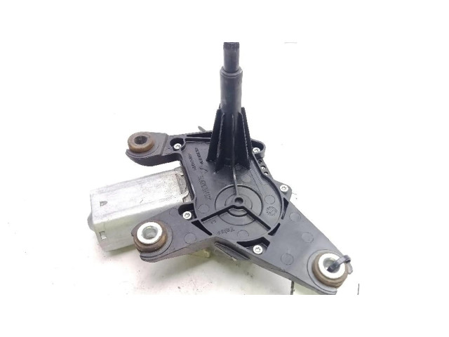 Моторчик заднего дворника 8200734582    Dacia Duster