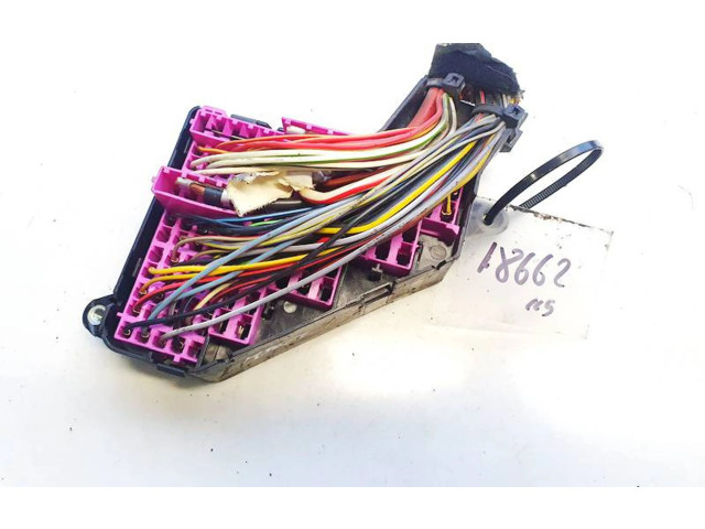 Блок предохранителей Volkswagen Polo